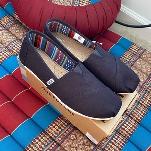Toms